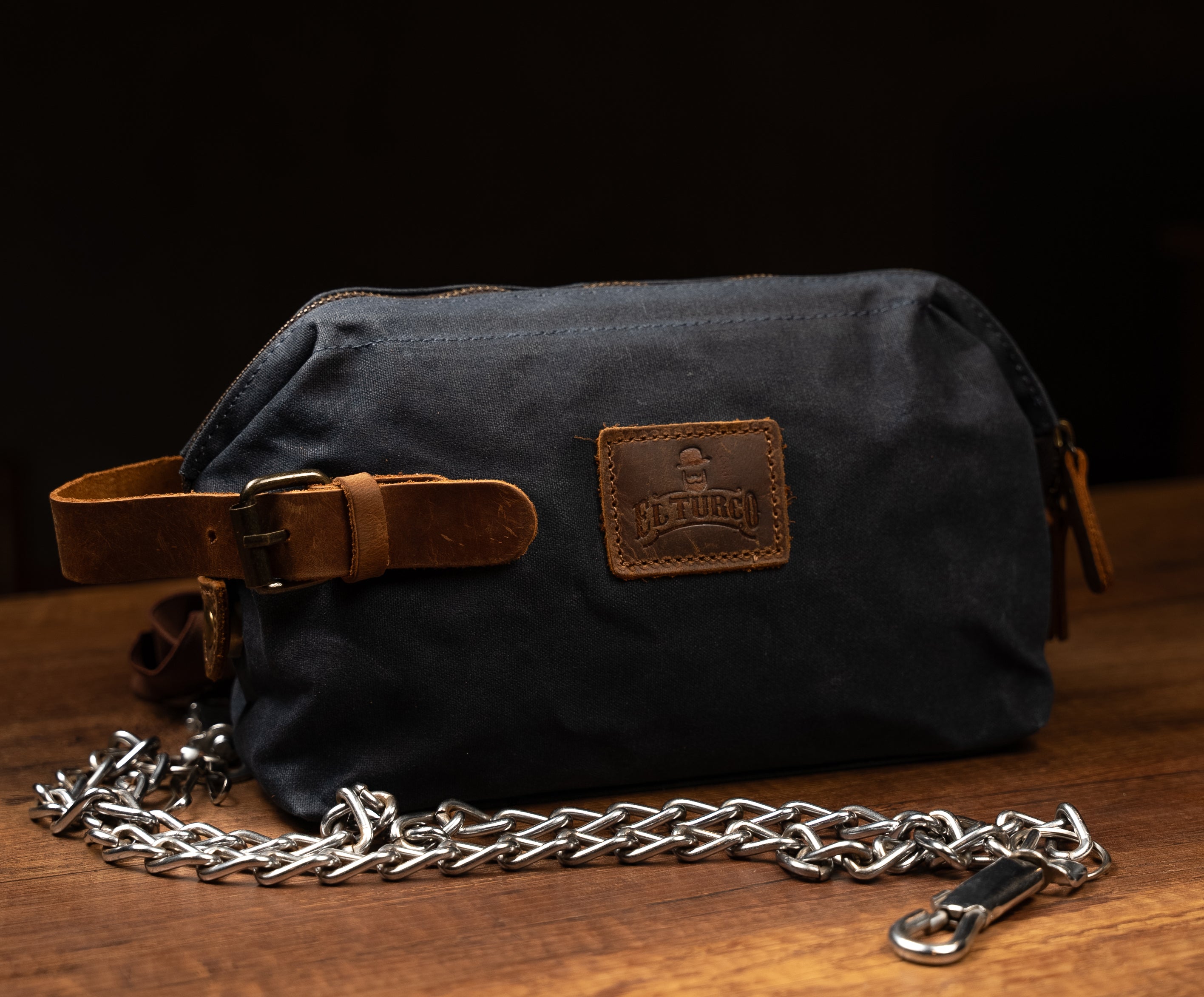 Neceser de Lona Encerada y Cuero – Estilo Militar – detalle