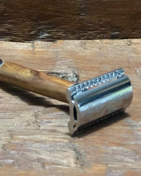 Safety Razor Old School Madera + 10 Hojas – detalle