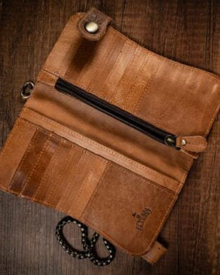 Billetera Larga Dragon Cuero Genuino con Cadena – detalle