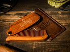 Peine de Madera de Sándalo con Funda de Cuero – vista