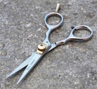 Tijeras para Bigote – Hechas en Pakistán – detalle