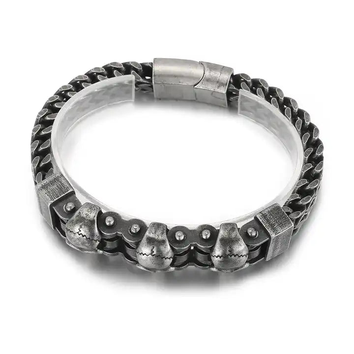 Brazalete 3 Skull Acero Inoxidable 23cm – vista cercana