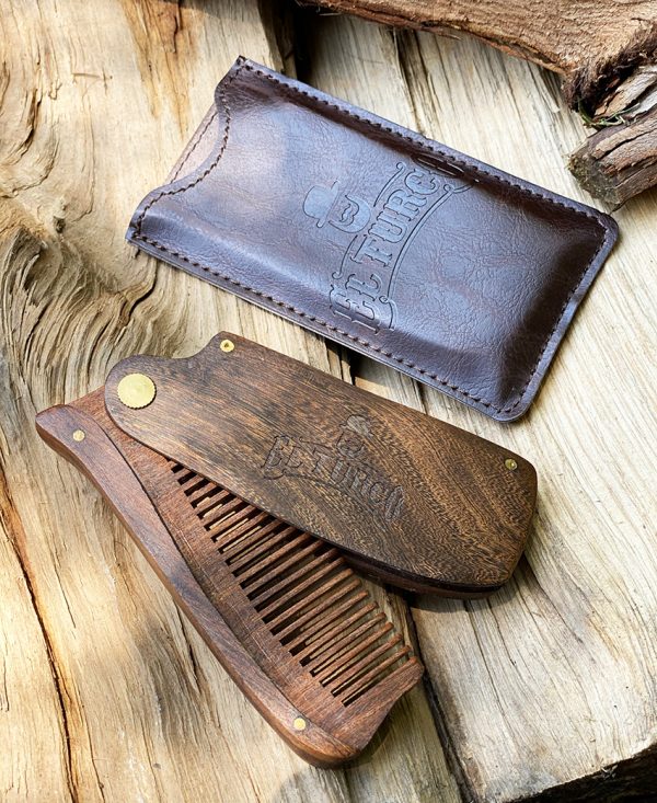 Peine de Madera de Sándalo con Funda de Cuero – detalle